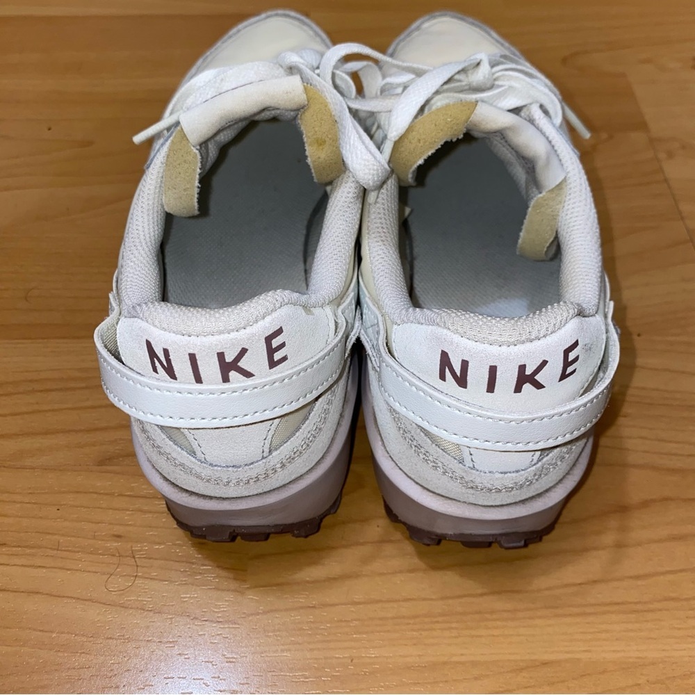 Women’s Nike Waffle Debut Off White w/ Smokey Mauve Sneakers shoes Size 8 - Picture 5 of 7